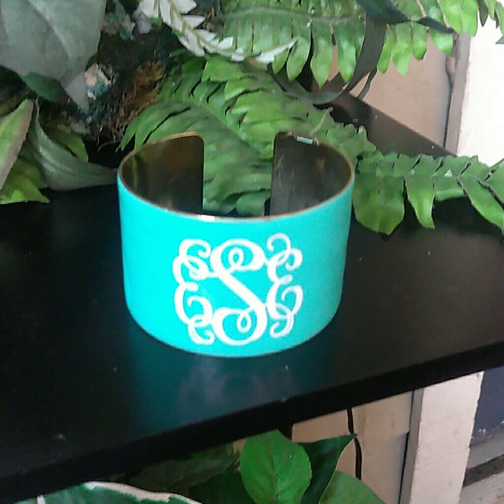 FORNASH CUFF BANGLE